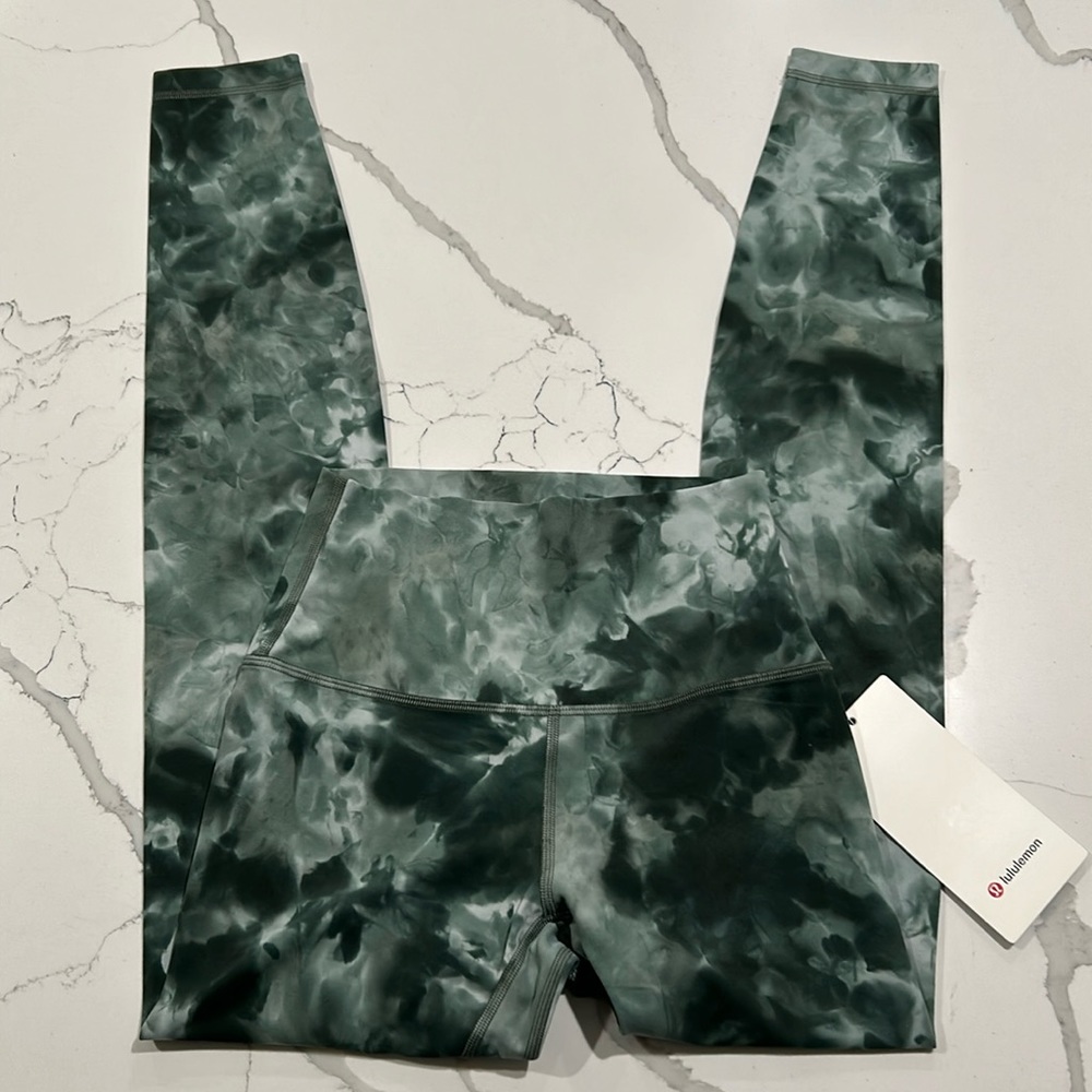 Women's authentic Lululemon align HR pant 28 length diamond dye green
